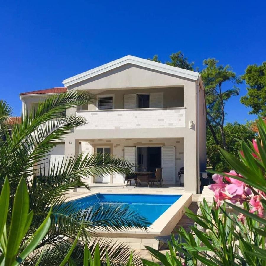Villa Island Vir With Pool Eksteriør bilde